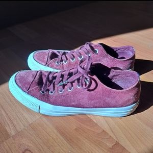 Converse Burgundy